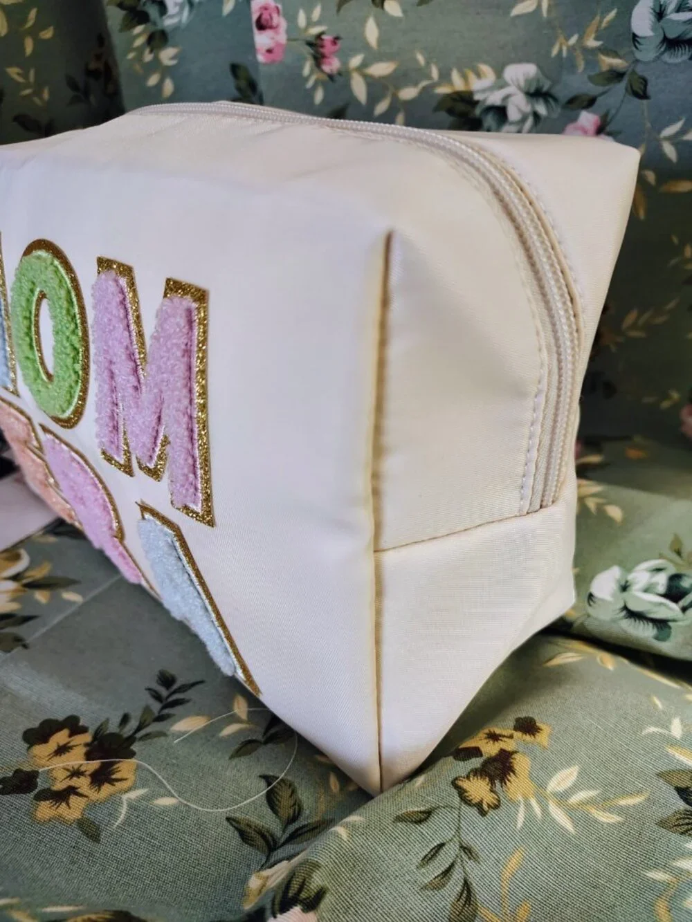 NWT Large Makeup Pouch Mom Era